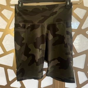 Old Navy Biker Shorts 💚🖤